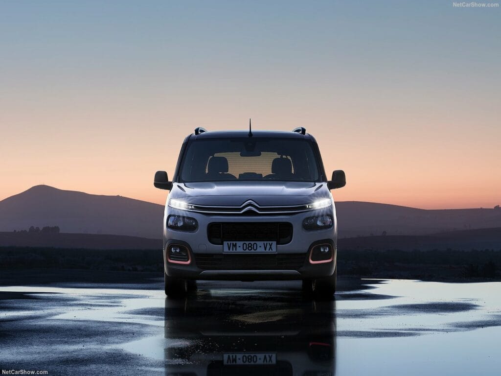 רכב חשמלי 7 מקומות יד 2